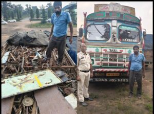 Raigarh News: “ऑपरेशन प्रहार” में पूंजीपथरा पुलिस की एक और बड़ी कार्रवाई, 10 चक्का ट्रक से 23.880 टन अवैध स्क्रैप जप्त, स्क्रैप की कीमत ₹9.57 लाख, ट्रक सहित करीब ₹18 लाख की संपत्ति जप्त