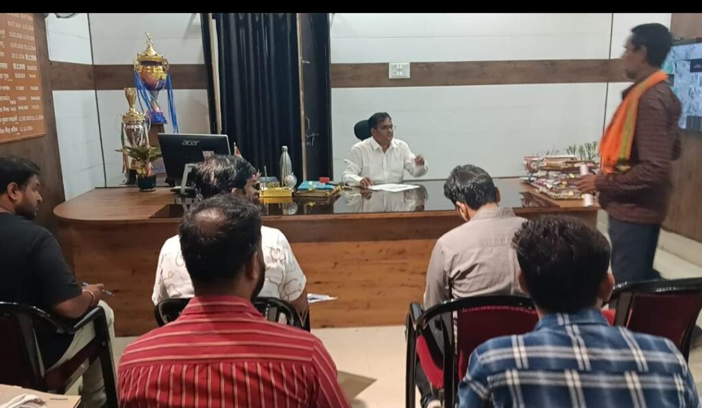 Raigarh News: पीएम आवास के 134 हितग्राहियों से होगी राशि की वसूली, आठ साल बाद भी अधूरे मकानों पर सख्ती, कमिश्नर ने एसडीएम को दिए कार्रवाई के निर्देश 