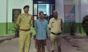 Raigarh News: जमीन विवाद में पडोसी ने वृद्ध पर चाकू से किया हमला, पुलिस ने 24 घंटे के भीतर आरोपी को किया गिरफ्तार