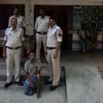 Raigarh News: पण्डो जनजाति की भूमि फर्जी तरीके से गैर-आदिवासी के नाम कराने का आरोपी गिरफ्तार, तमिलनाडु से कोरबा तक बदलता रहा ठिकाना