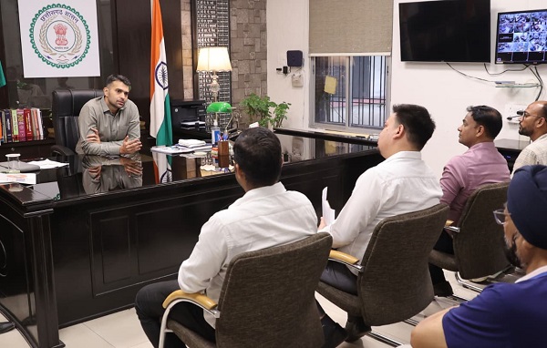 Raigarh News: पेट्रोल-डीजल पंपों पर मिलेंगी उच्च गुणवत्तापूर्ण नागरिक सुविधाएं, कलेक्टर ने सभी पंपों में सुविधाएं सुनिश्चित करने के दिए निर्देश