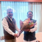 SING फोरम 2026 में सहभागिता के लिए सिंगापुर पहुंचे मुख्यमंत्री विष्णु देव साय, भारत के उच्चायुक्त डॉ. शिल्पक अंबुले ने किया मुख्यमंत्री साय का आत्मीय स्वागत