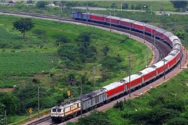 दिल्ली अब दूर नहीं: सरगुजा को बड़ी रेल सौगात, मंगलवार और गुरुवार को अम्बिकापुर से दिल्ली के लिए मिलेगी सीधी रेल सुविधा