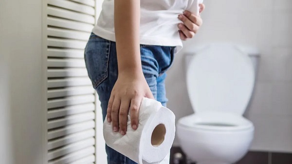 सुबह पेट साफ न होने की समस्या? गैस्ट्रोएंटेरोलॉजिस्ट से जानें आसान उपाय