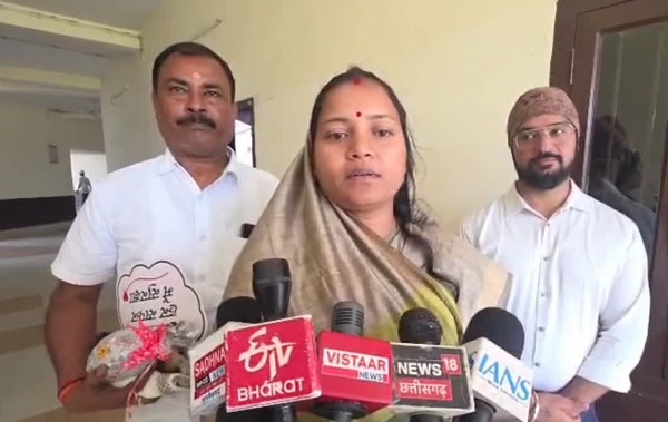 मंत्री लक्ष्मी राजवाड़े का व्हाट्सएप हैक, QR कोड भेजकर पैसे मांग रहा हैकर, लोगों को किया अलर्ट