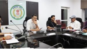 बोर्ड परीक्षा परिणाम सुधारने ठोस कार्ययोजना बनाएं, दिसंबर तक पूरा करें पाठ्यक्रम- कलेक्टर  मयंक चतुर्वेदी