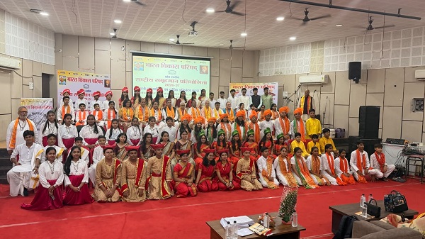 “राज्य स्तरीय मंच पर गूँजे रायगढ़ के सुर, वैदिक इंटरनेशनल स्कूल ने जीता द्वितीय स्थान”राज्य स्तरीय संस्कृत समूह गान प्रतियोगिता में द्वितीय स्थान प्राप्त कर रचा गौरवपूर्ण अध्याय