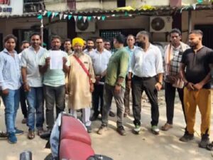 Raigarh News: बिजली कटौती से 16 गांवों के किसान परेशान, विरोध में बिजली दफ्तर पहुंचे, सुधार नहीं होने पर उग्र आंदोलन की चेतावनी