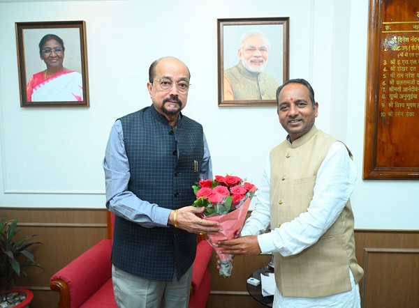 राज्यपाल डेका से छत्तीसगढ़ रेड क्रॉस समिति के अध्यक्ष ने की सौजन्य भेंट
