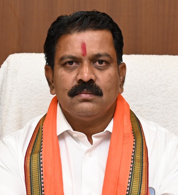 Chhattisgarh News: उप मुख्यमंत्री विजय शर्मा का सख्त रुख, आवास निर्माण में गड़बड़ी और गरीबों की राशि में हेराफेरी करने वालों पर होगी कड़ी कार्रवाई, पीएम आवास के नाम पर 9 बैगा हितग्राहियों से 5.09 लाख की ठगी, दो ठेकेदारों पर FIR