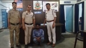 Raigarh News: महिला से छेड़छाड़ और जान से मारने की धमकी देने का आरोपी गिरफ्तार, जेल भेजा गया