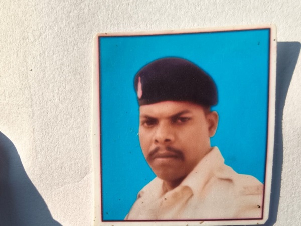हसदेव नदी में आरक्षक ने लगाई छलांग, पुल पर मिली बाइक, मोबाइल और पुलिस आईडी, तलाश जारी