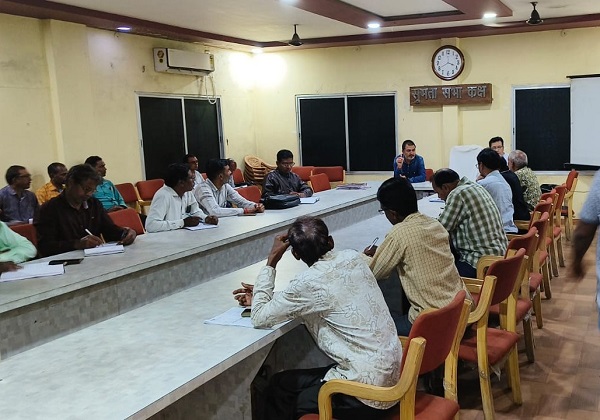 Raigarh: जनपद पंचायत तमनार में सेवा सेतु पोर्टल के संचालन को लेकर सचिवों को दिया गया प्रशिक्षण