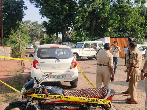 CG में पुलिसकर्मी की बेटी पर एसिड अटैक, लाइब्रेरी से लौट रही थी युवती, शरीर का दाहिना हिस्सा और आंख-चेहरा झुलसा, क्राइम सीन सील, आरोपी की तलाश में जुटी पुलिस