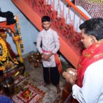 महाअष्टमी पर डिप्टी सीएम विजय शर्मा ने किए मां दंतेश्वरी, मां परमेश्वरी और मां चंडी के दर्शन, कवर्धा की ऐतिहासिक खप्पर यात्रा में माता काली के दर्शन कर लिया आशीर्वाद, श्रद्धालुओं के साथ गाए जसगीत