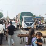 सूरजपुर में तेज रफ्तार ट्रैक्टर ने महिला को कुचला, मौके पर मौत के बाद ग्रामीणों ने MP-CG रोड जाम किया, अवैध क्रेशर हटाने की मांग